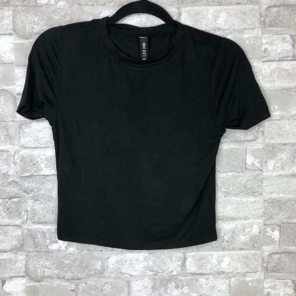 NWT Design Lab Crop Tee - Picture 2 of 6